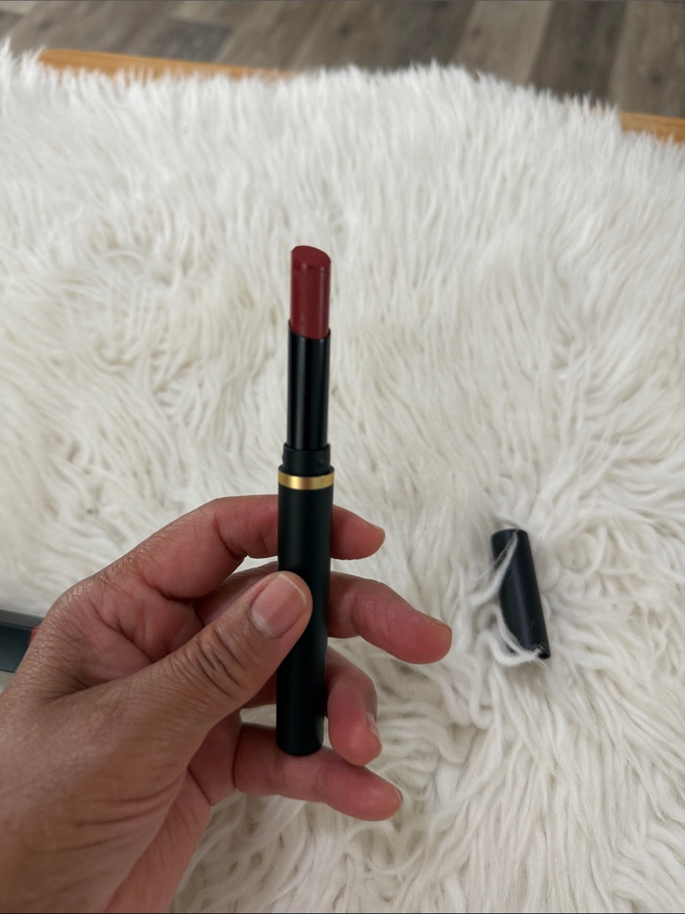 MAC Powder Kiss Velvet Blur Slim Stick Lipstick - White/Gold Text Packaging - Picture 5 of 5